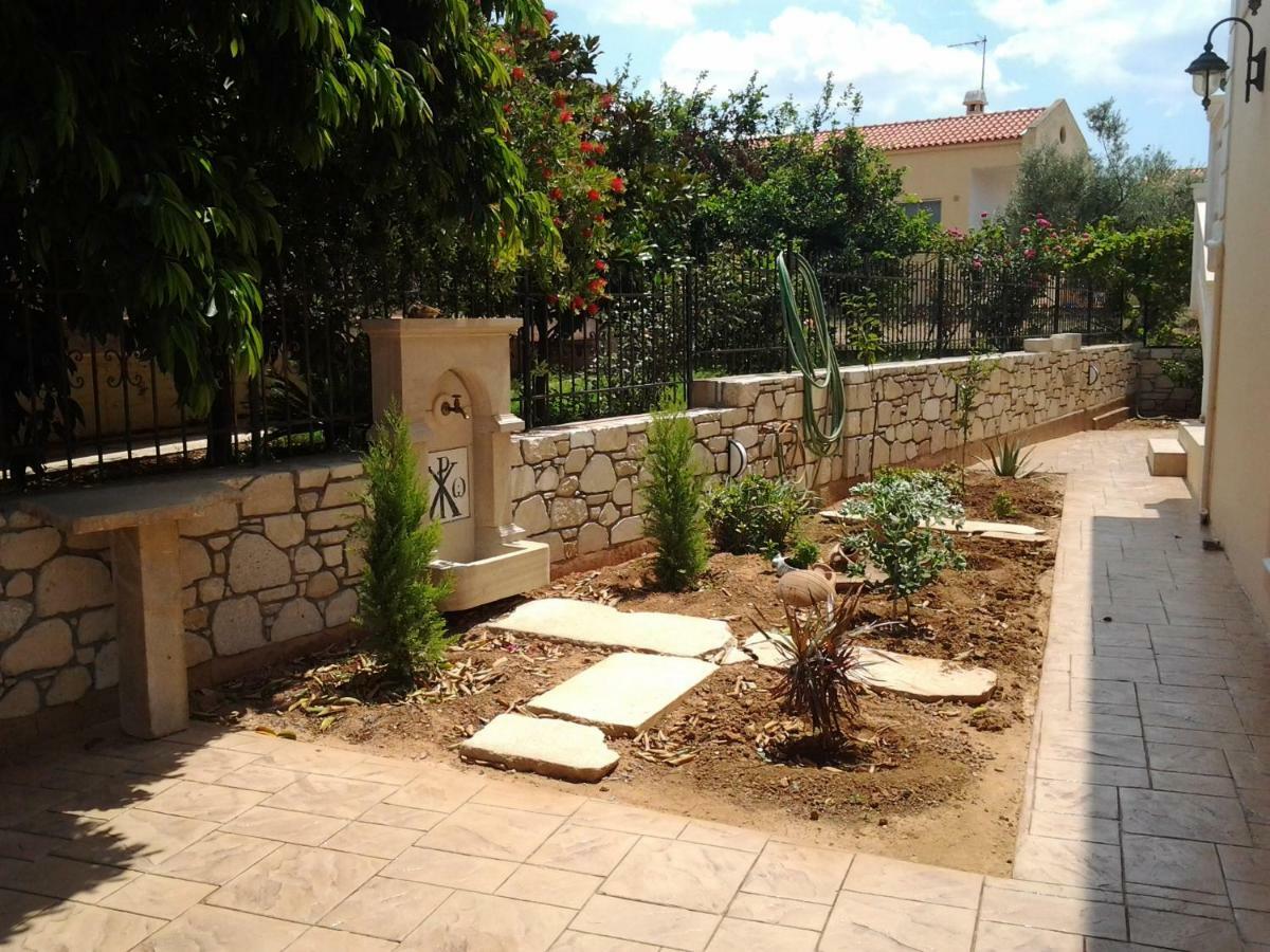 Father'S House In Kissamos Korfalonas Luaran gambar